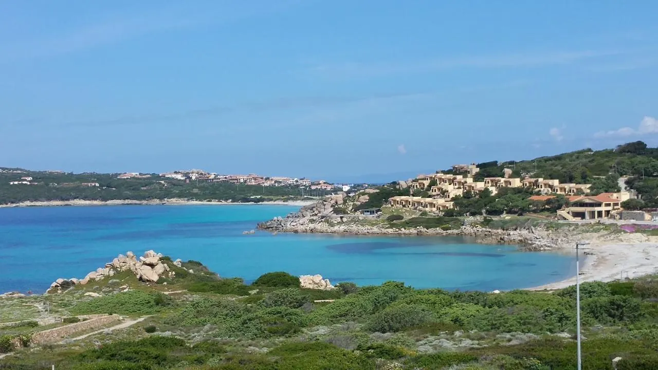 Baia Santa Reparata, grazioso bilocale con vista mare - IUN Q2157 Santa Teresa di Gallura 0*,  Italia